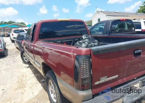 2000 Chevrolet Silverado 1500 Ls z USA, uszkodzony, nr VIN 1GCEC19T4YZ257539